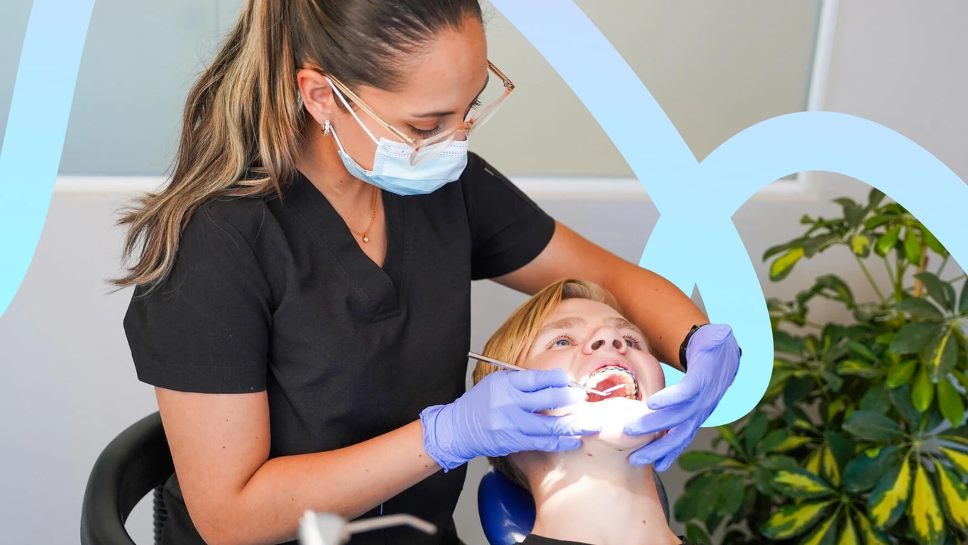 Professional dental cleaning for an English-speaking patient at a Mexico City dental clinic.