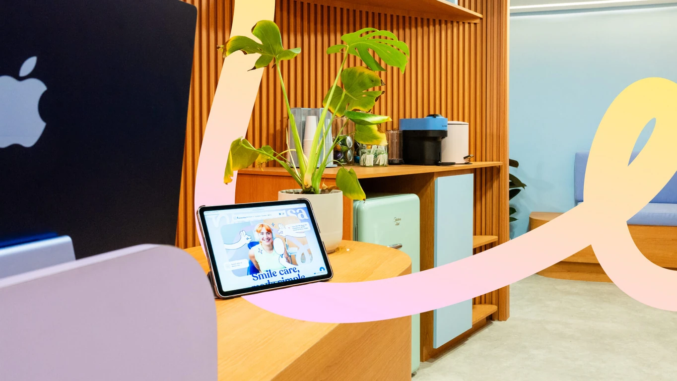 Modern dental clinic in Mexico City with technology for diagnosis and treatment planning.