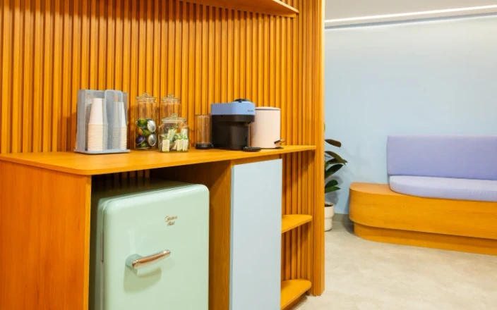 Refreshment station and waiting bench inside hisonrisa.